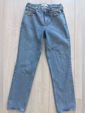 Abercrombie & Fitch Curve Love The Straight Mid Rise Jeans Size 2/26